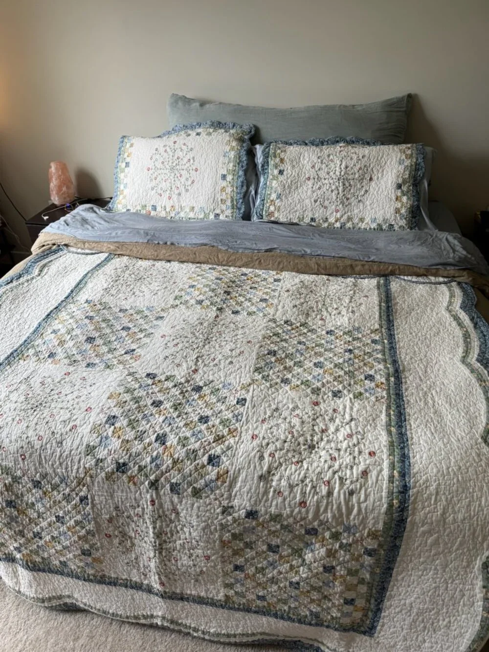 Nostalgia Home Emily Quilt Set with Matching Pillow Shams